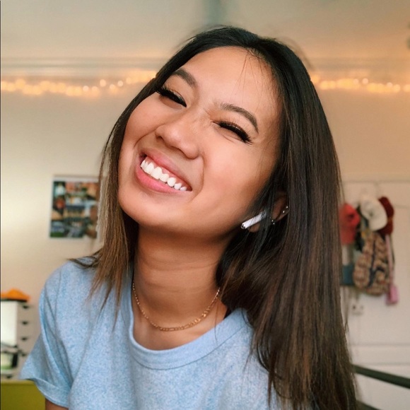 Meet your Posher, Lily - Picture 2 of 9